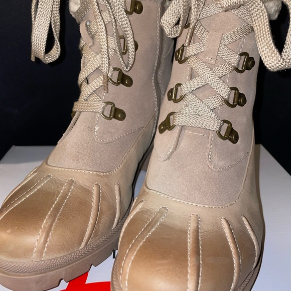 BRAND NEW Blondo “NEVIN” Waterproof Boots - Picture 4 of 9